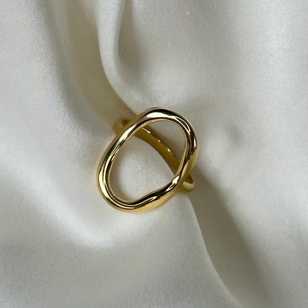 Isis ring