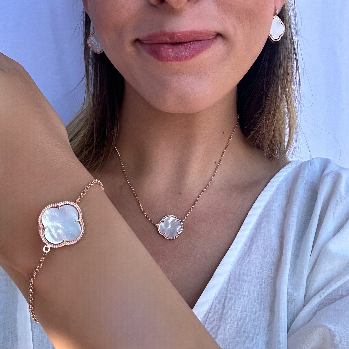 Collana a catenina artigianale con ciondolo a fiore con cornice in argento galvanizzato oro