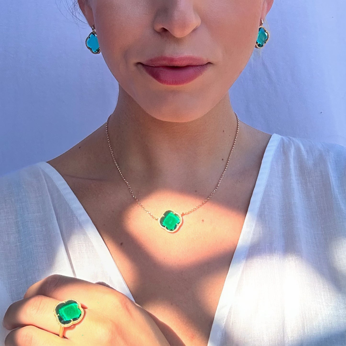 Collana a catenina artigianale con ciondolo a fiore con cornice in argento galvanizzato oro