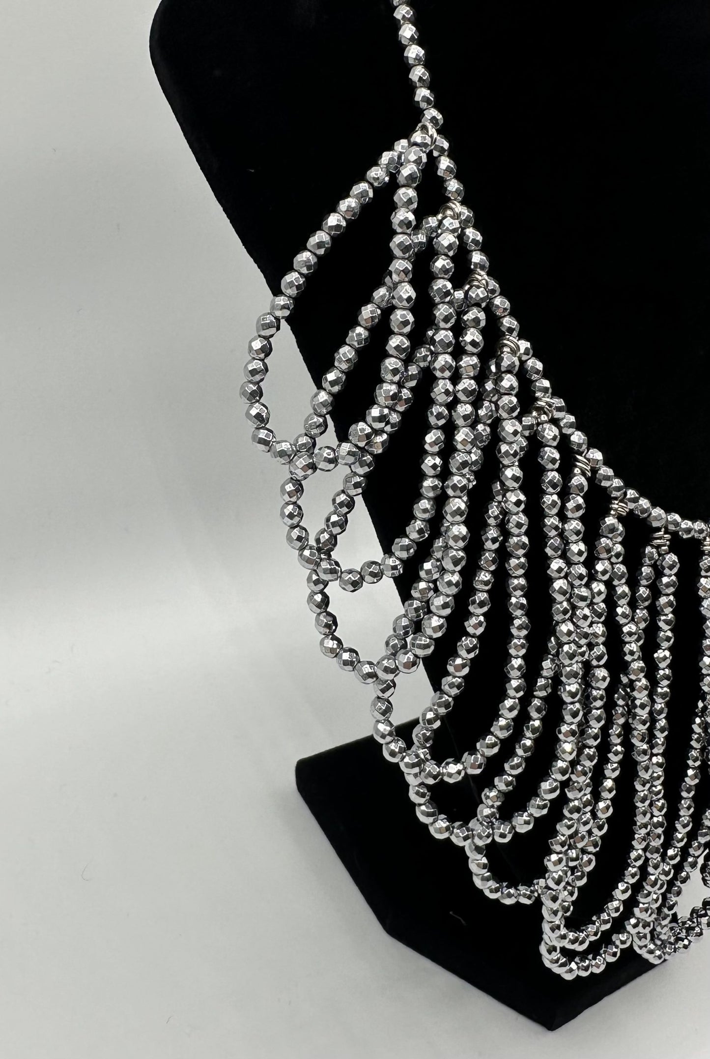 Collana artigianale a Cascata in Argento con Pietre di Ematite