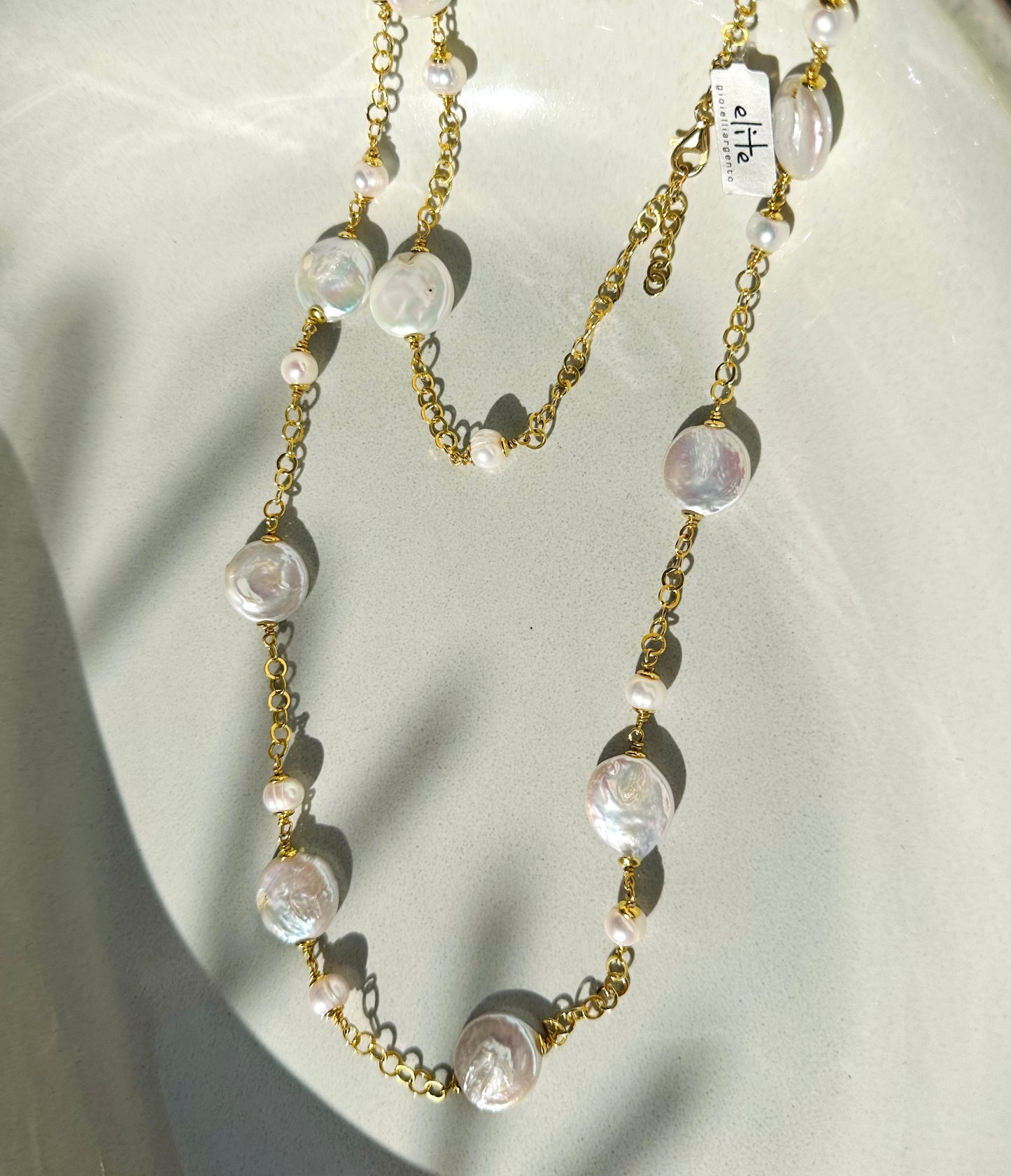 Collana artigianale lunga in argento e perle naturali di fiume