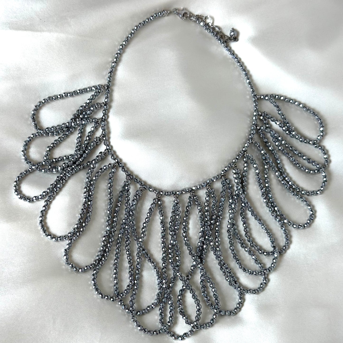 Collana artigianale a Cascata in Argento con Pietre di Ematite