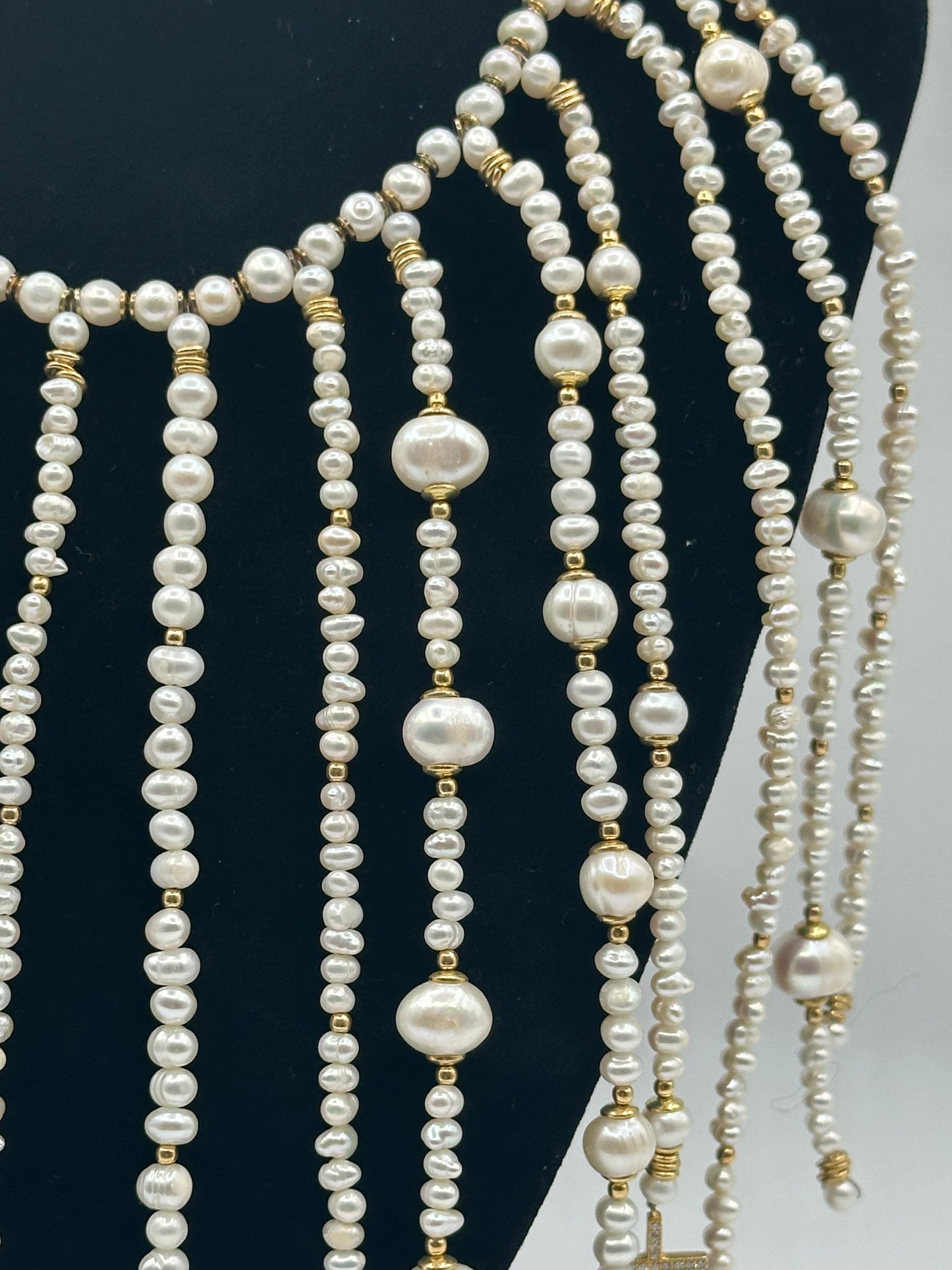 Collana girocollo a cascata in Perle di Fiume e Croci in argento placcato oro