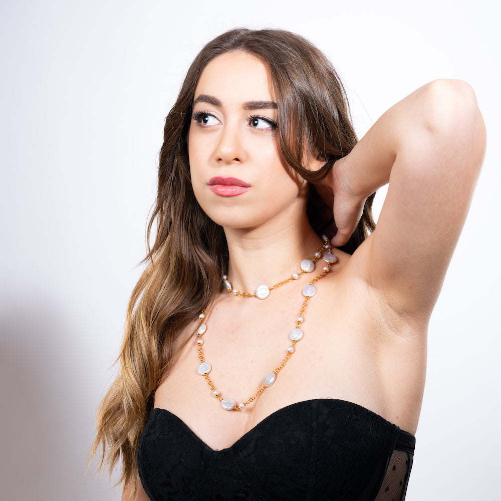 Collana artigianale lunga in argento e perle naturali di fiume