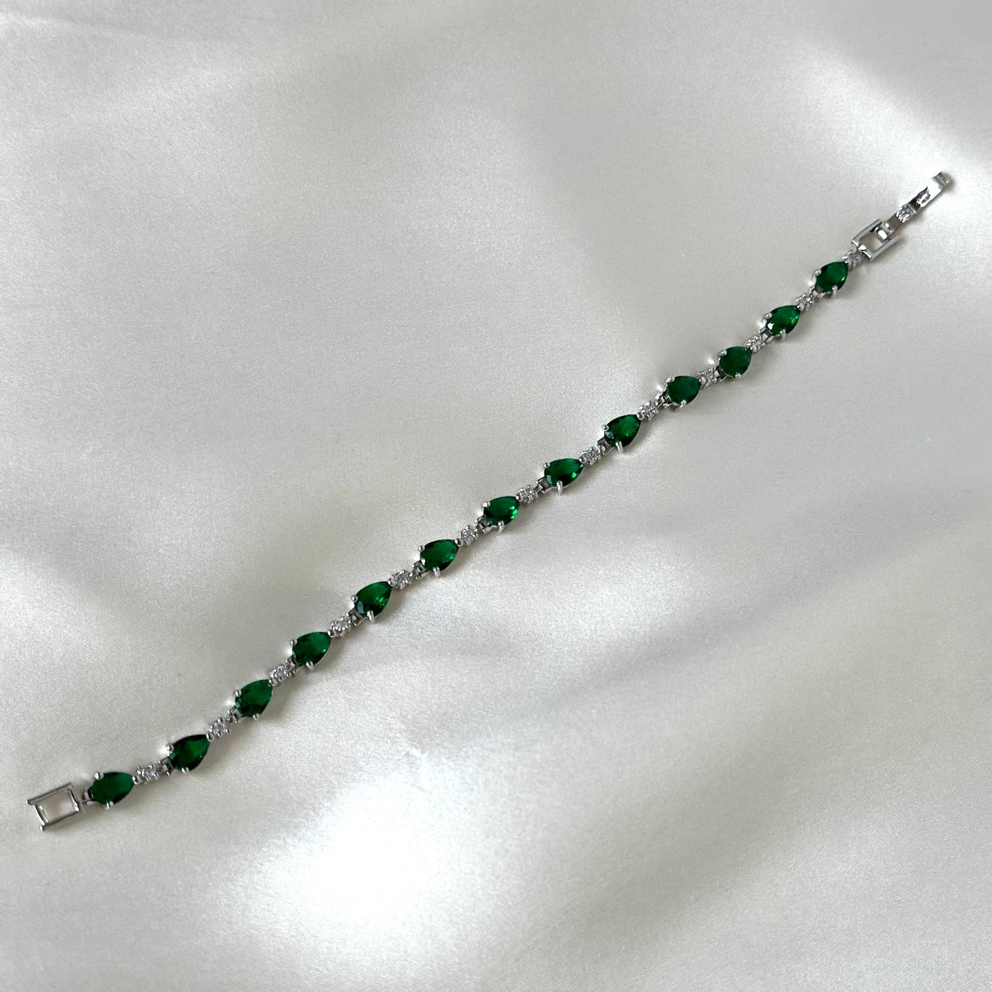 Braccialetto artigianale in argento con pietre di smeraldo e zirconi