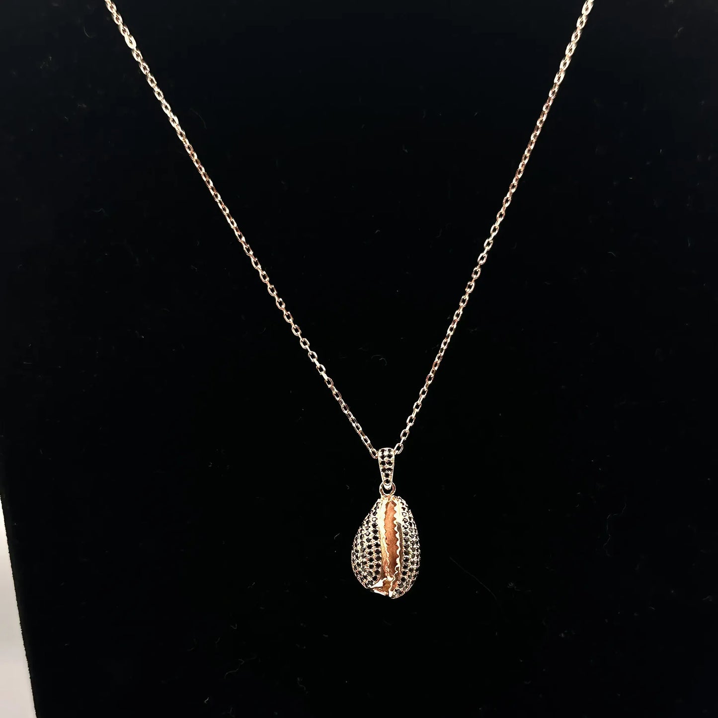 Collana con ciondolo in argento e oro rosa