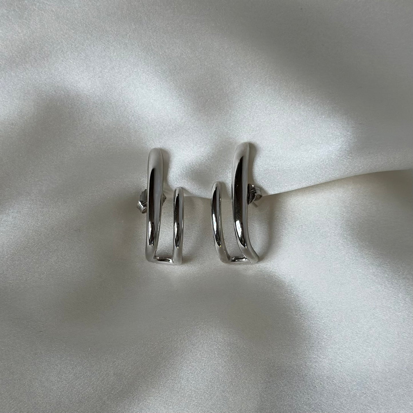 Orecchini artigianali design moderno e allungato - Argento