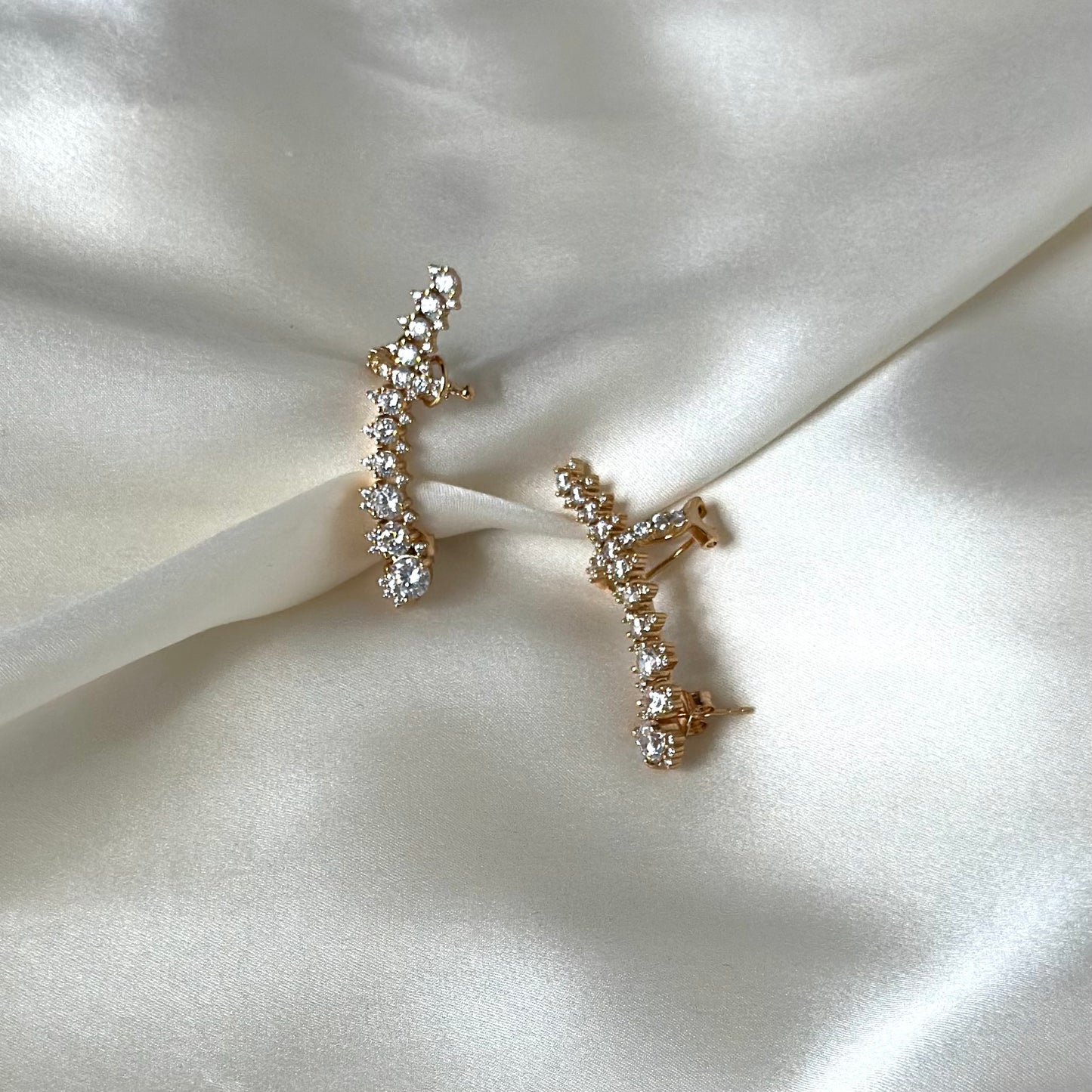 Orecchini artigianali in argento placcato oro con zirconi Ear Cuff