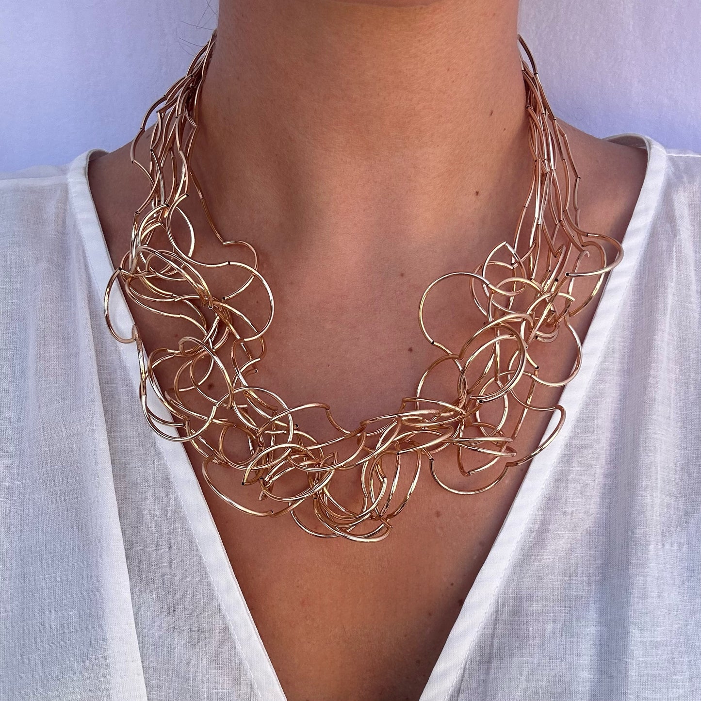 Collana artigianale in argento galvanizzata oro design intrecciato irregolare - Bits Pieces