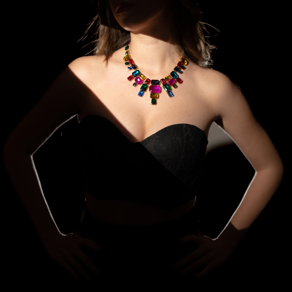 Collana girocollo con pietre incastonate colorate - Angela Davis